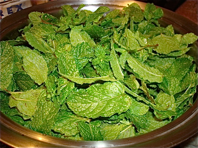 8 cups of mint leaves