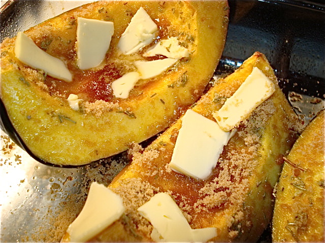 Dot with thin slices of butter