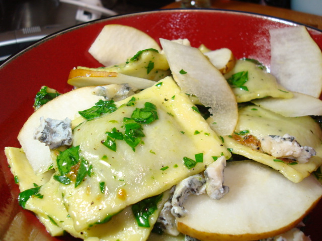 Top with crumbled gorgonzola and pear slices