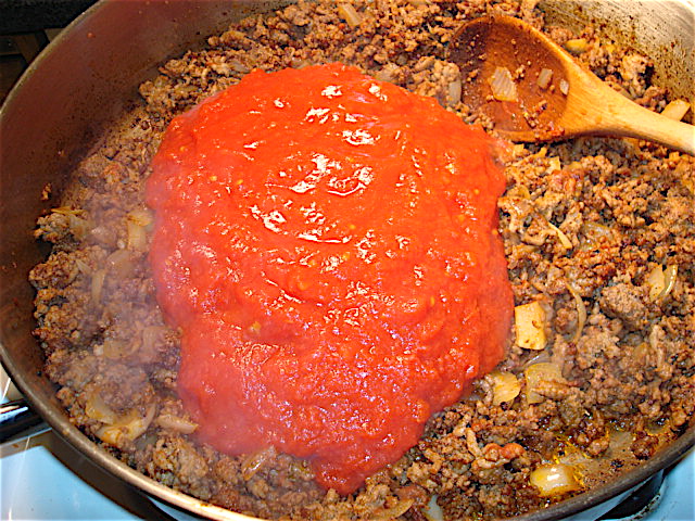 Add the ground tomatoes