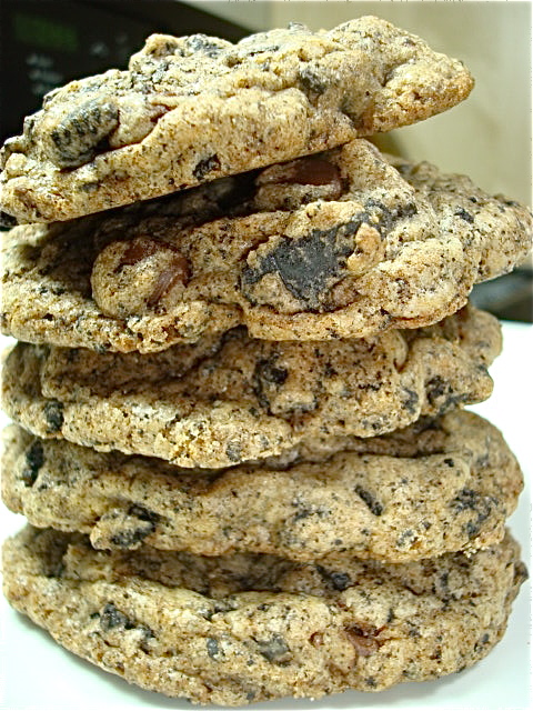 Black and White Chocolate Chip Cookies