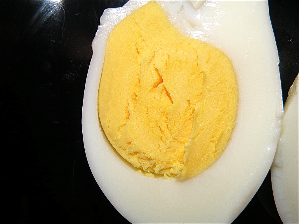Basic Cooking: The Secret to Perfectly Cooked Hard-Boiled Eggs ...