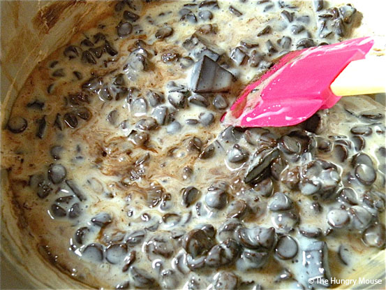 Easy Dark Chocolate & Walnut Fudge at The Hungry Mouse