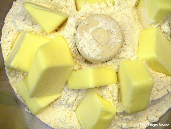 Basic Cooking: How to Make a Blueberry Pie at The Hungry Mouse