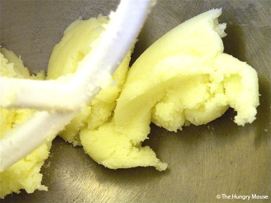 How to Make a Boston Cream Pie at The Hungry Mouse
