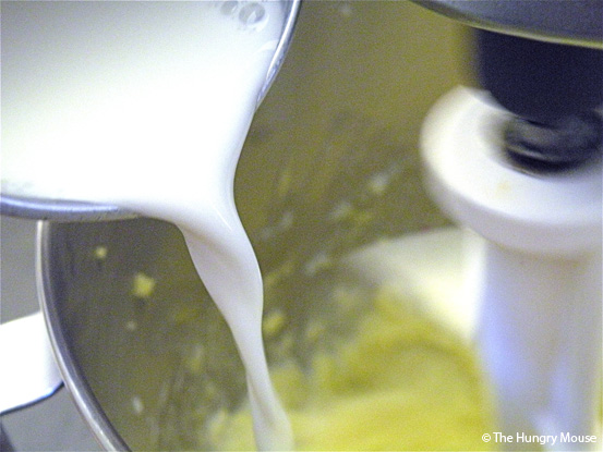 How to Make a Boston Cream Pie at The Hungry Mouse