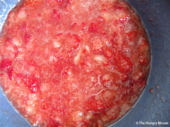 No-Cook Strawberry Ice Cream at The Hungry Mouse