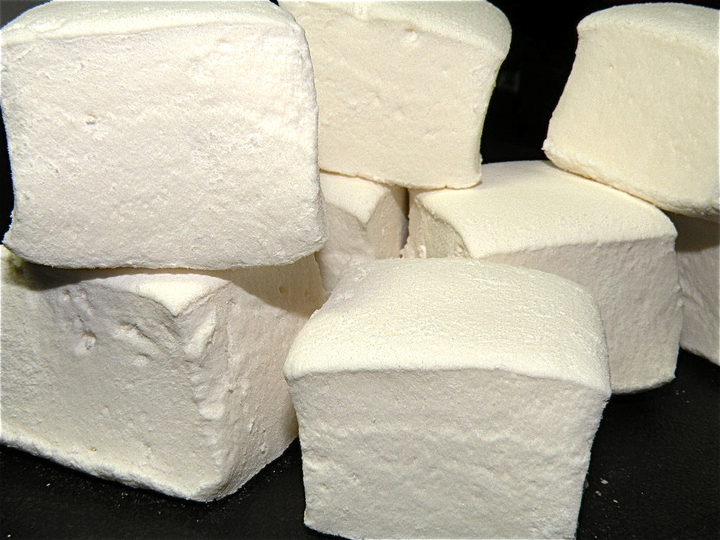 Homemade Marshmallows at The Hungry Mouse
