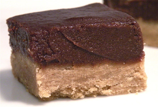 Caramel Fudge Bars with Cinnamon Shortbread Crust at The Hungry Mouse