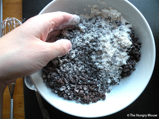 coat the chocolate chips in flour coat the chocolate chips in flour