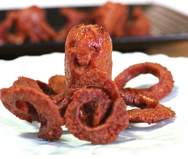 http://www.thehungrymouse.com/wp-content/uploads/2013/08/The-Hungry-Mouse-Octodog-Deep-Fried-Hot-Dog-Octopus.jpg